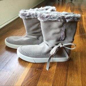 Toms faux fur boots